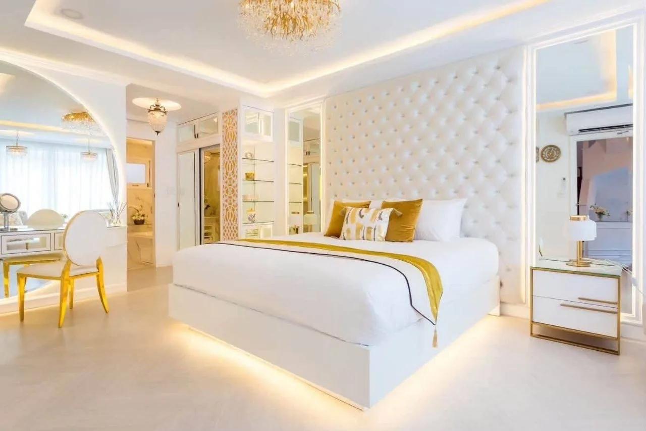 4 bedroom house for rent in Ladprao Bangkok - balcony perspective