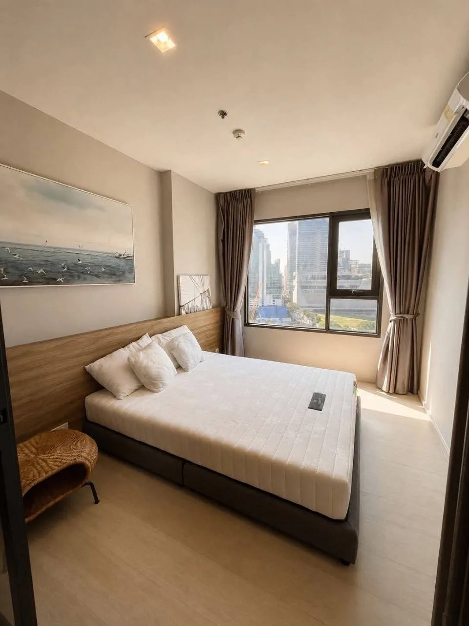 1 bedroom condo for rent in Chit Lom / Ploenchit Bangkok - kitchen and dining area