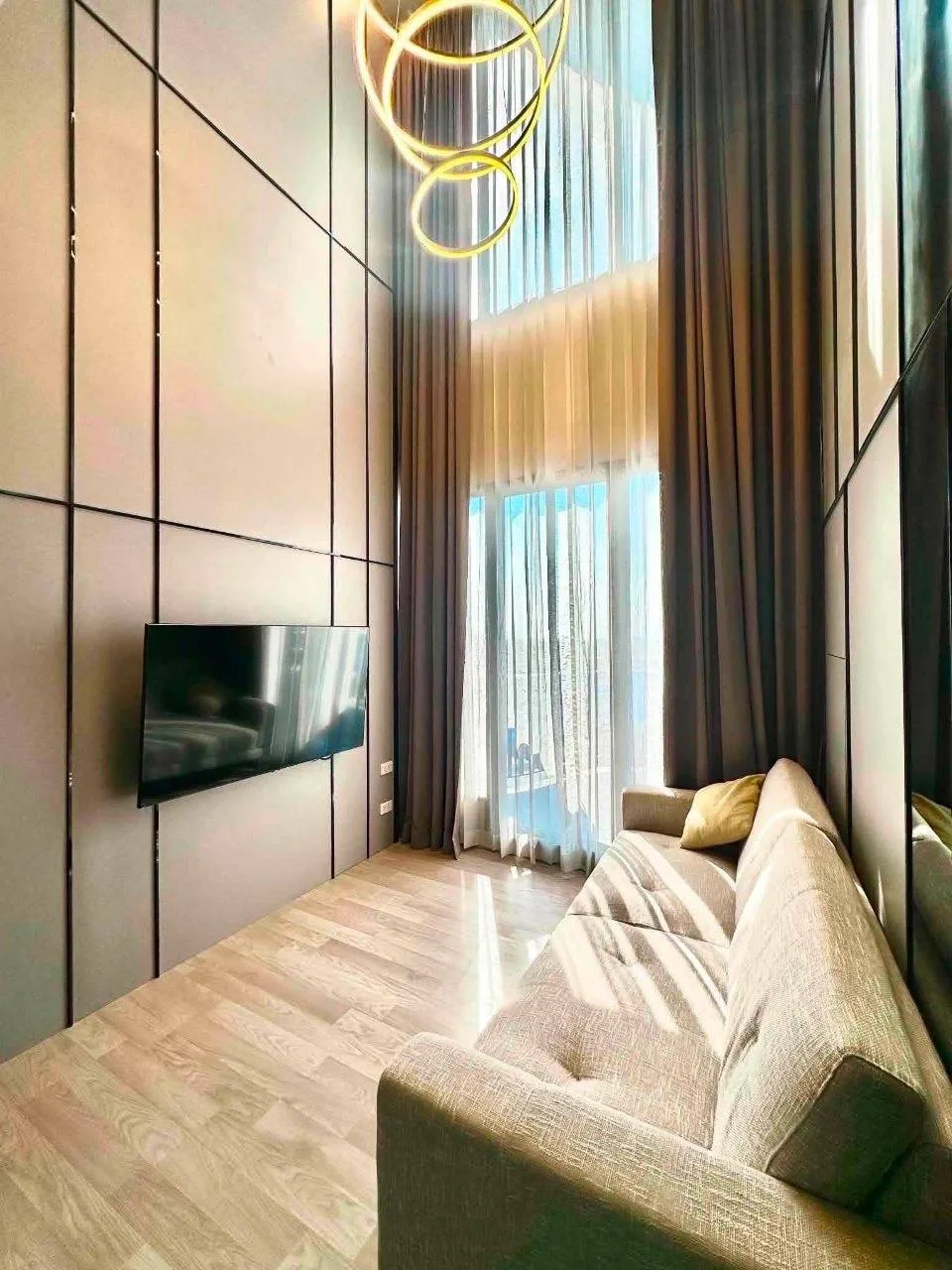 1 bedroom condo for rent in Bang Na Bangkok - kitchen and dining area