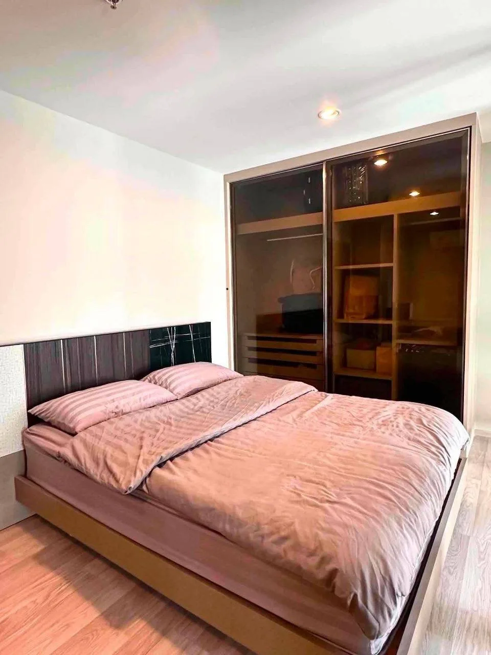 1 bedroom condo for rent in Bang Na Bangkok - balcony perspective