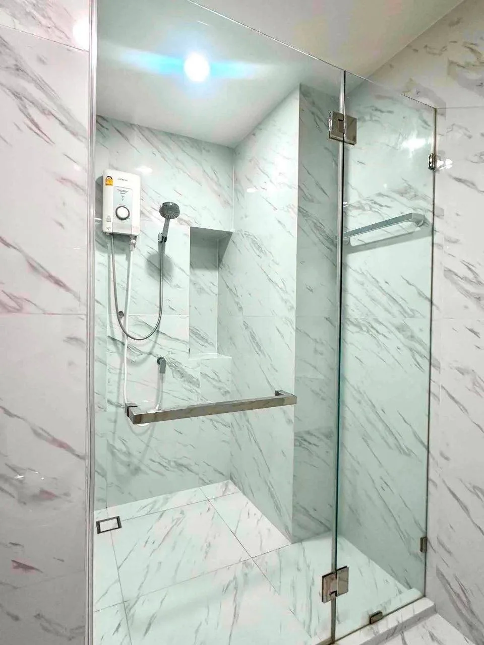 1 bedroom condo for rent in Bang Na Bangkok - master bedroom interior