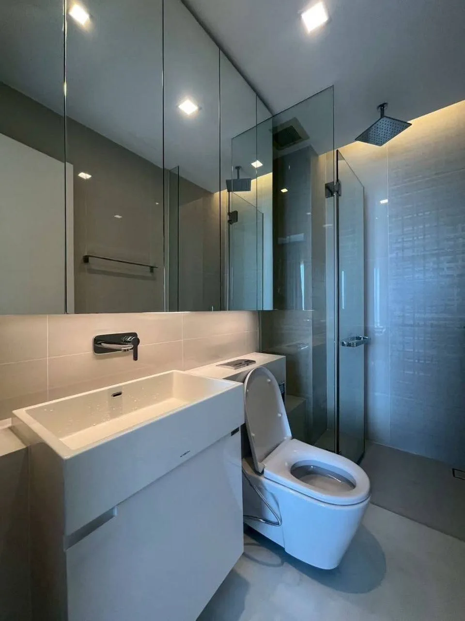 1 bedroom condo for rent in Ladprao Bangkok - balcony perspective