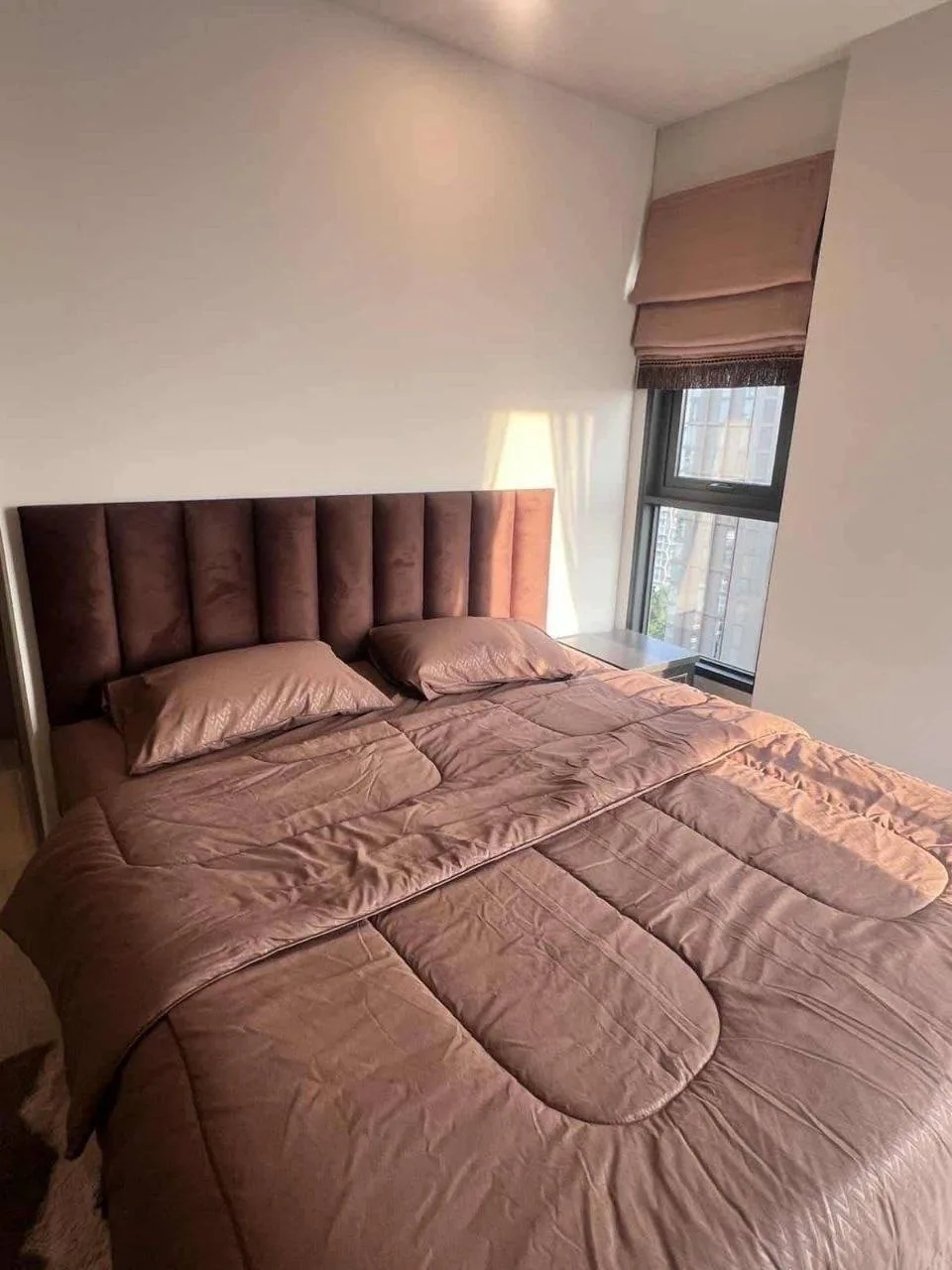 2 bedroom condo for rent in On Nut Bangkok - bathroom and modern finishes