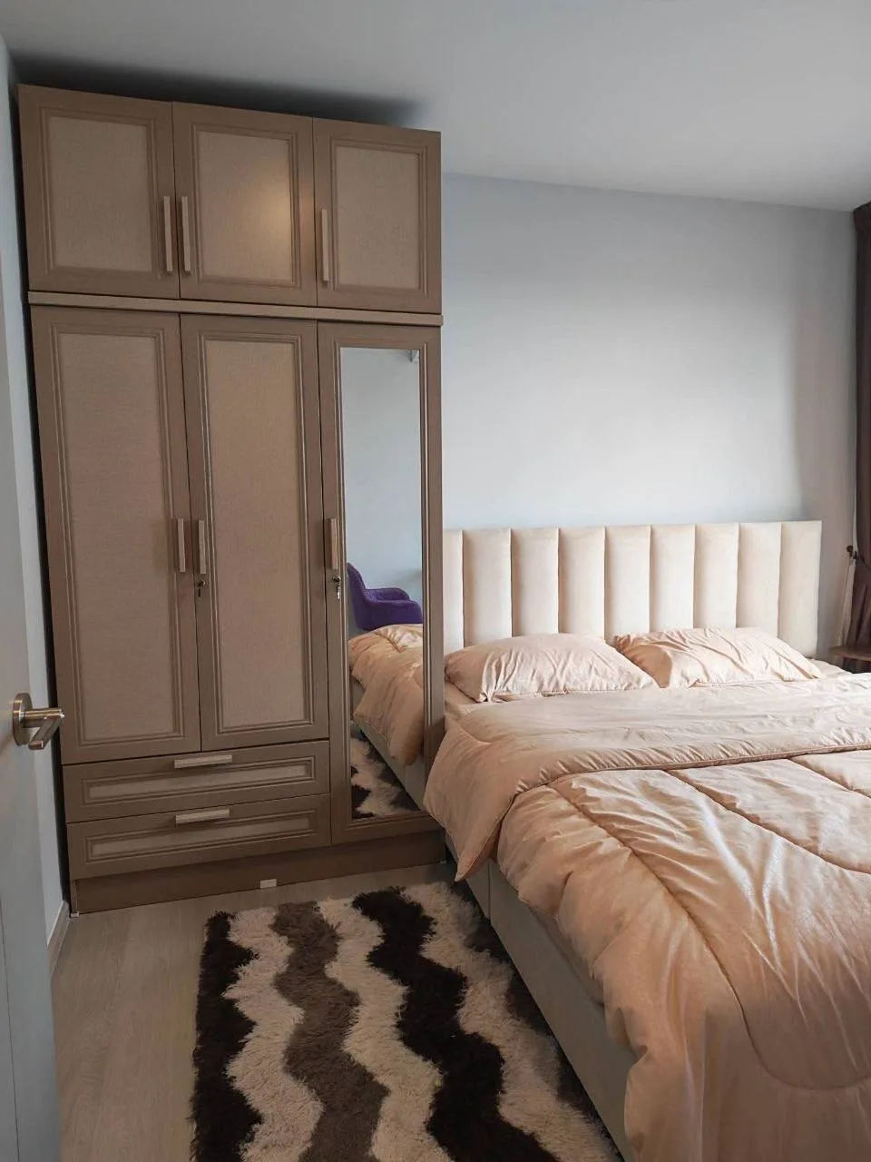 2 bedroom condo for rent in On Nut Bangkok - kitchen and dining area