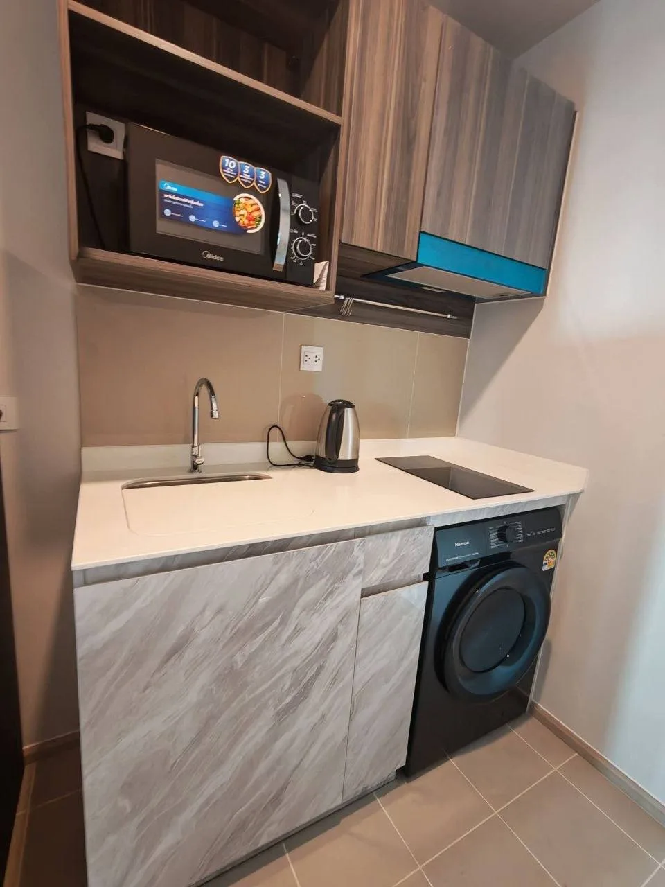 2 bedroom condo for rent in On Nut Bangkok - balcony perspective