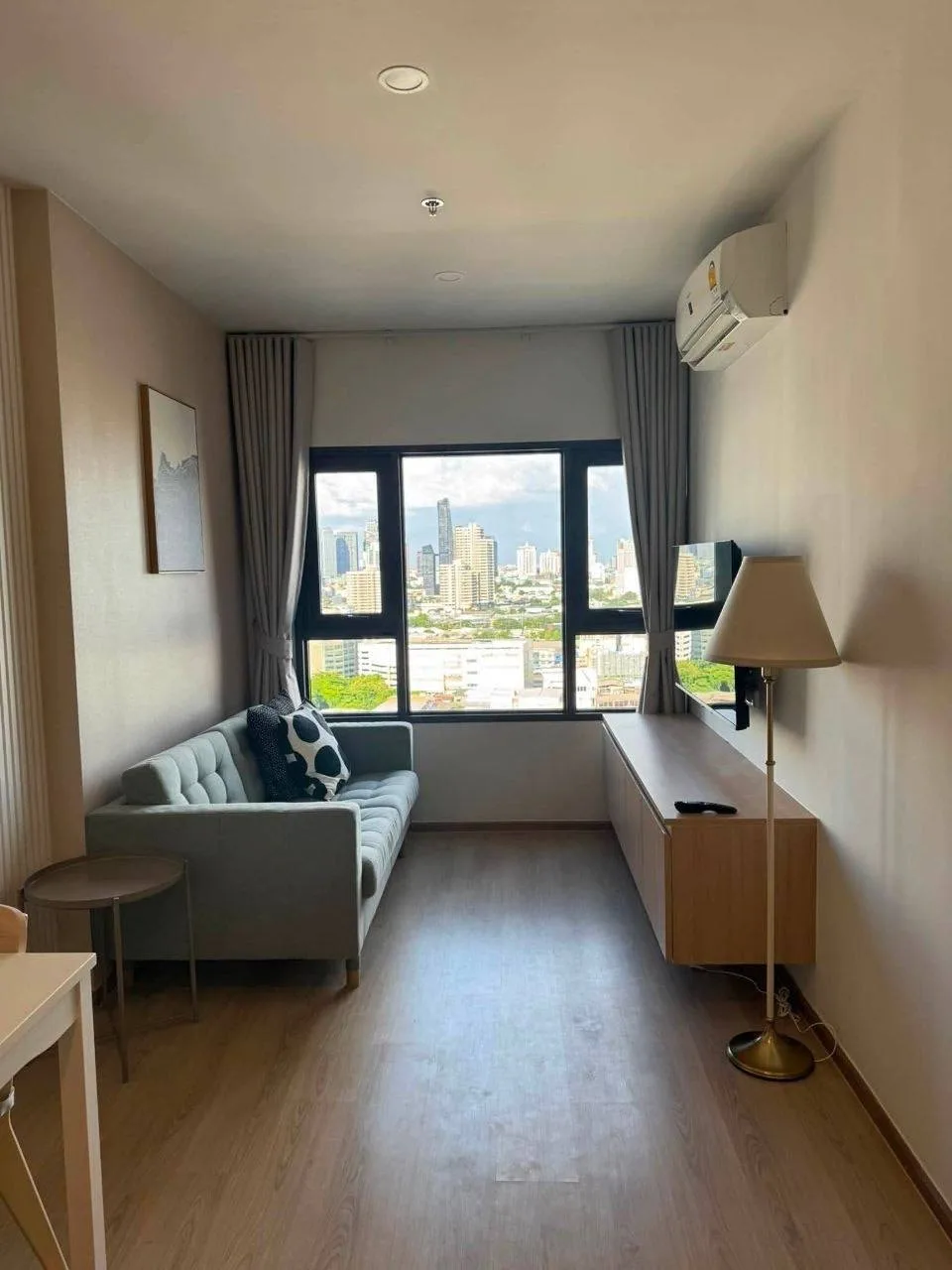 1 bedroom condo for rent in Rama 4 Bangkok - kitchen and dining area