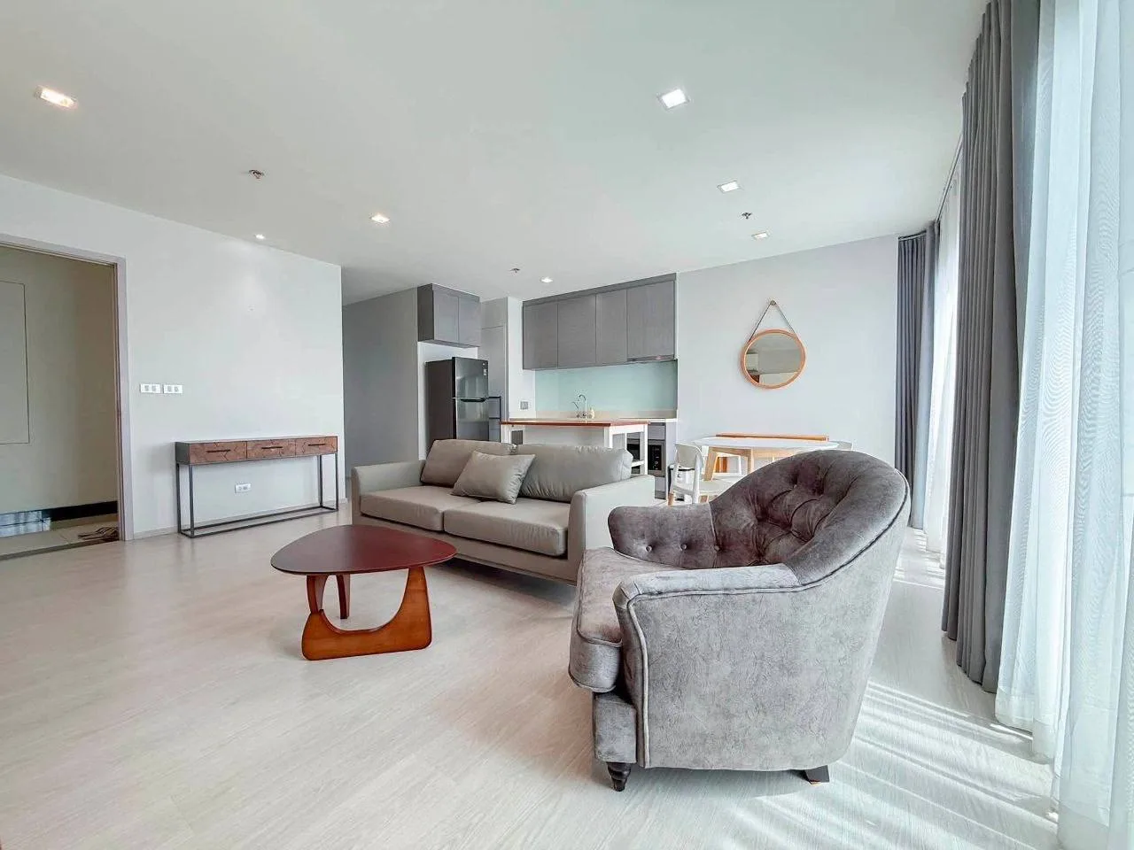 2 bedroom condo for sale in Thong Lo Bangkok - kitchen and dining area