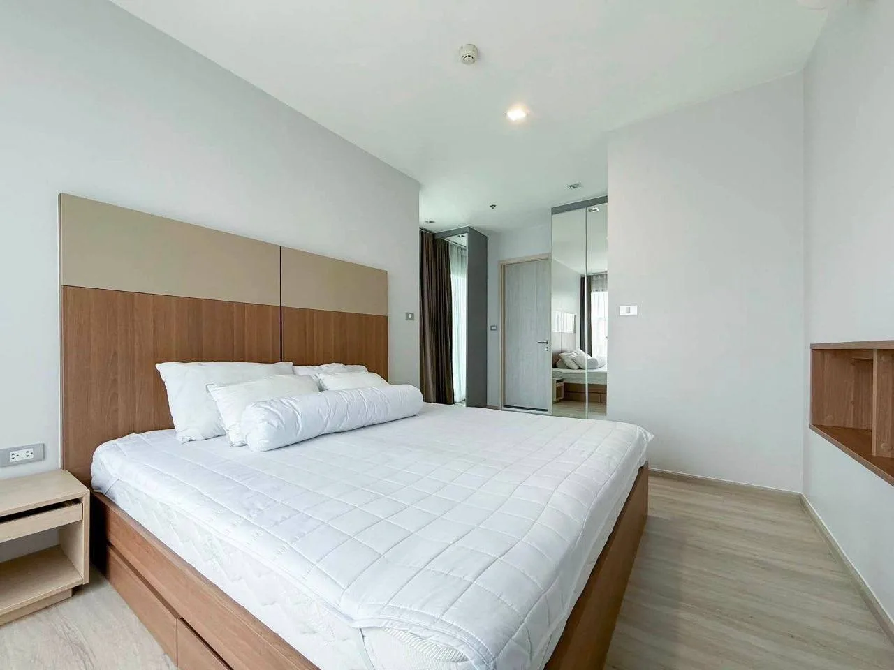 2 bedroom condo for sale in Thong Lo Bangkok - bathroom and modern finishes