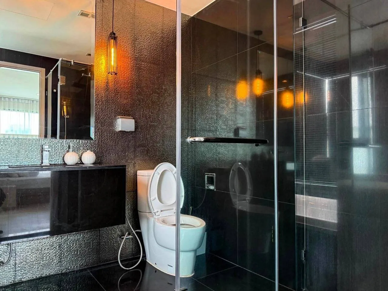 2 bedroom condo for sale in Thong Lo Bangkok - bathroom and modern finishes