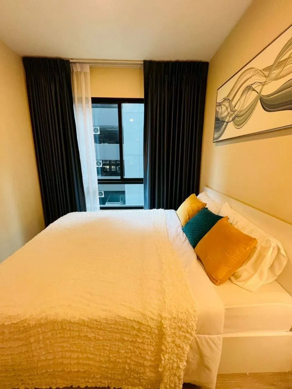 1 bedroom condo for rent in Bang Na Bangkok - living room view