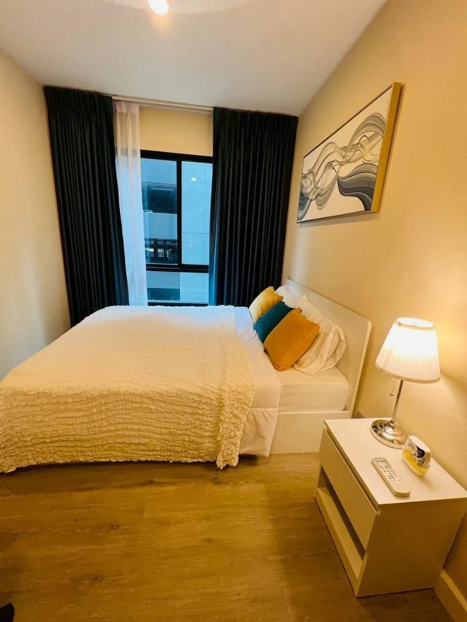 1 bedroom condo for rent in Bang Na Bangkok - kitchen and dining area