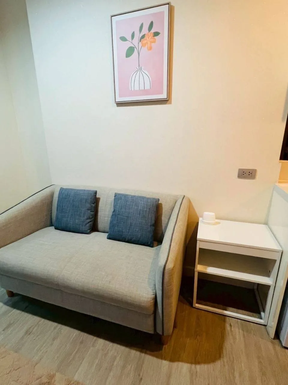 1 bedroom condo for rent in Bang Na Bangkok - kitchen and dining area