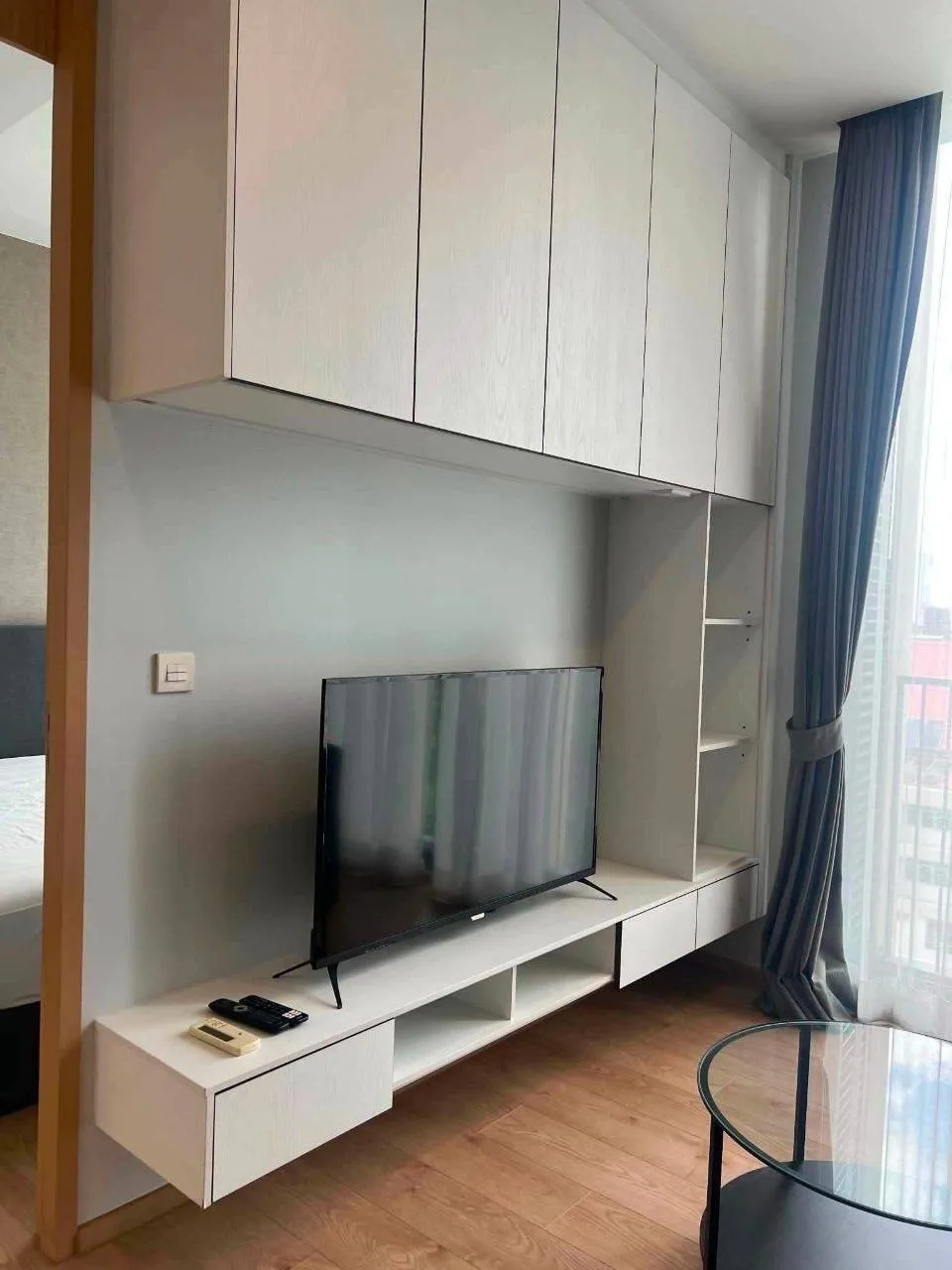 1 bedroom condo for rent in Asok Bangkok - bathroom and modern finishes