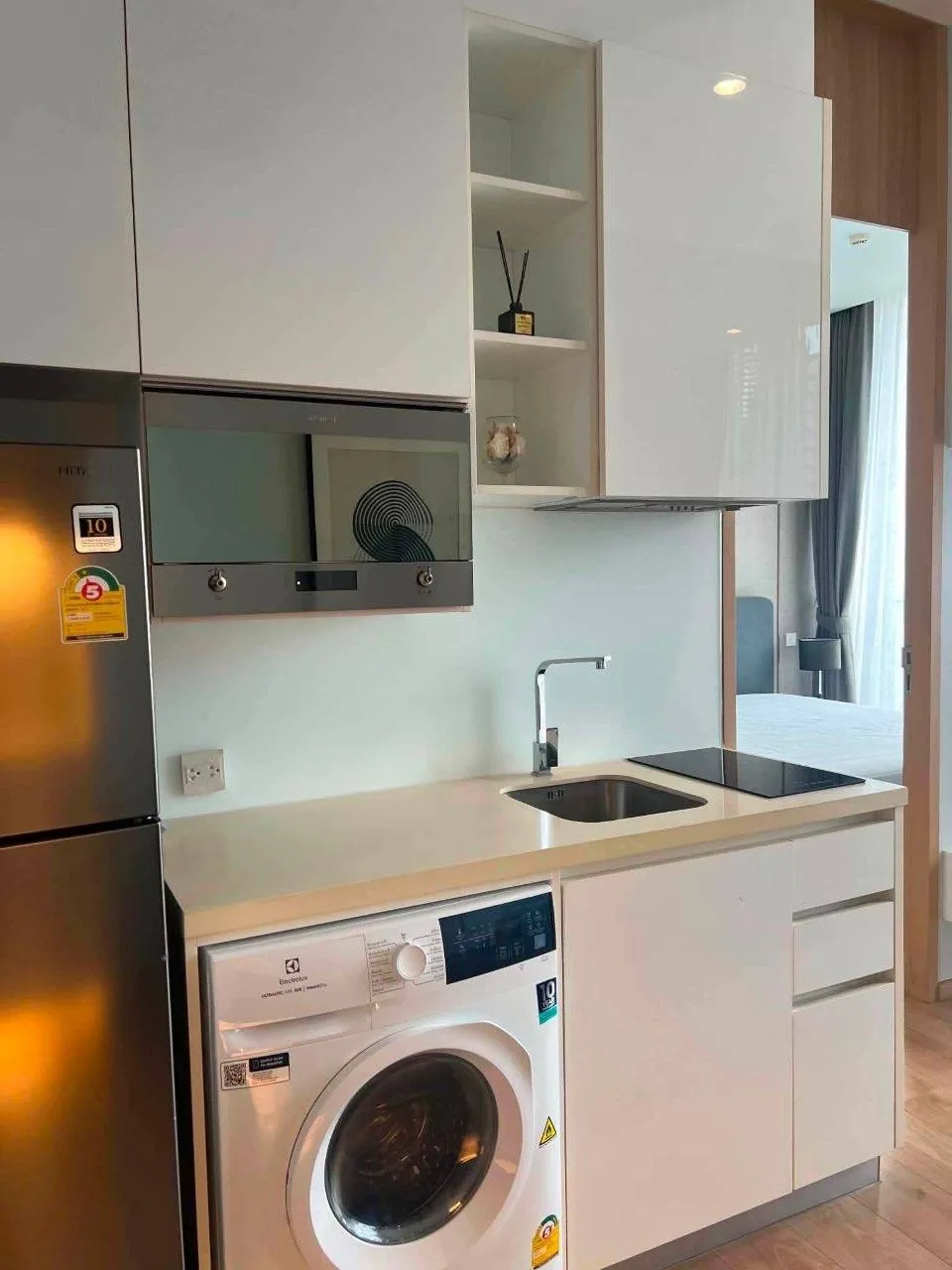 1 bedroom condo for rent in Asok Bangkok - balcony perspective