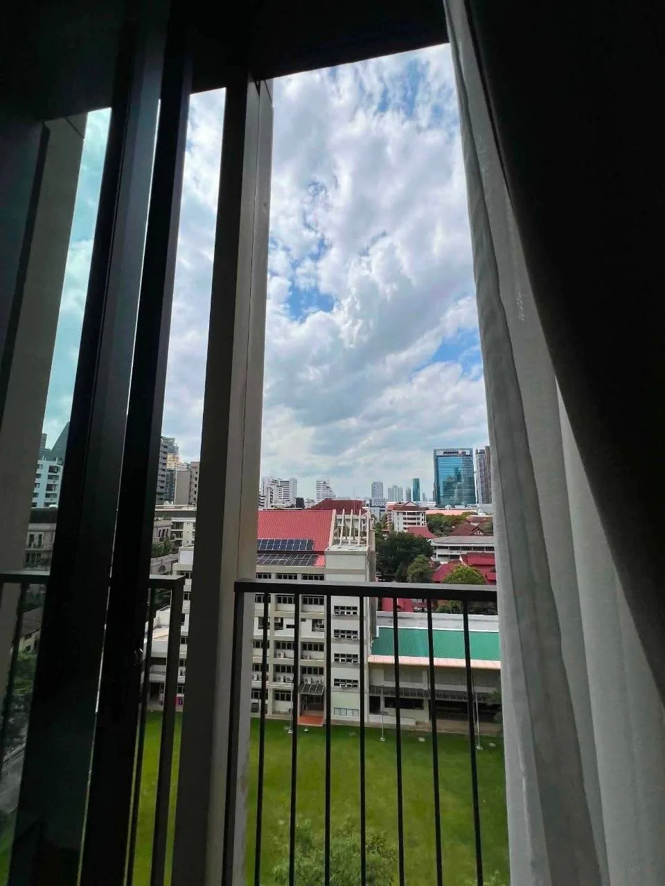1 bedroom condo for rent in Asok Bangkok - living room view