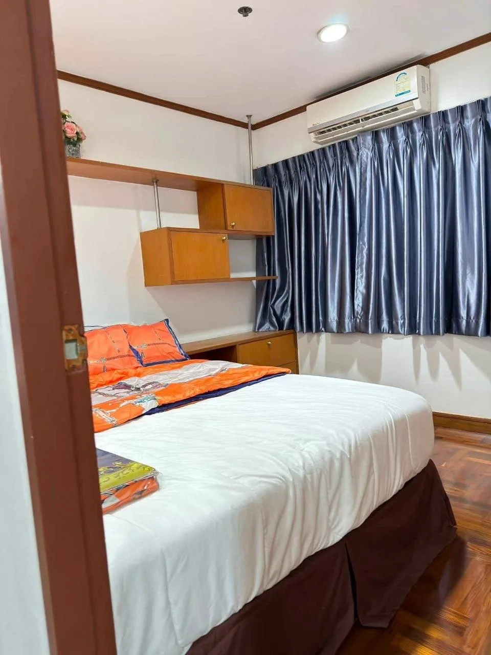 2 bedroom condo for rent in Chit Lom / Ploenchit Bangkok - swimming pool and building amenities