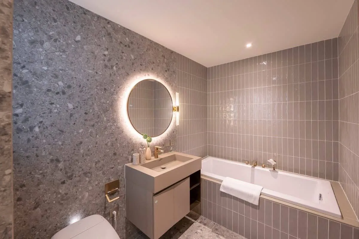 1 bedroom condo for rent in Sukhumvit Bangkok - bathroom and modern finishes