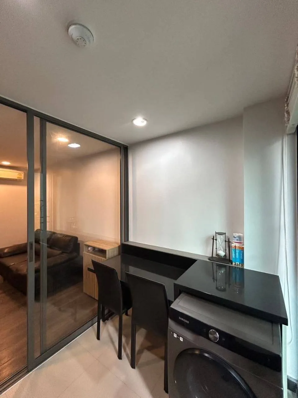 1 bedroom condo for rent in Asok Bangkok - master bedroom interior