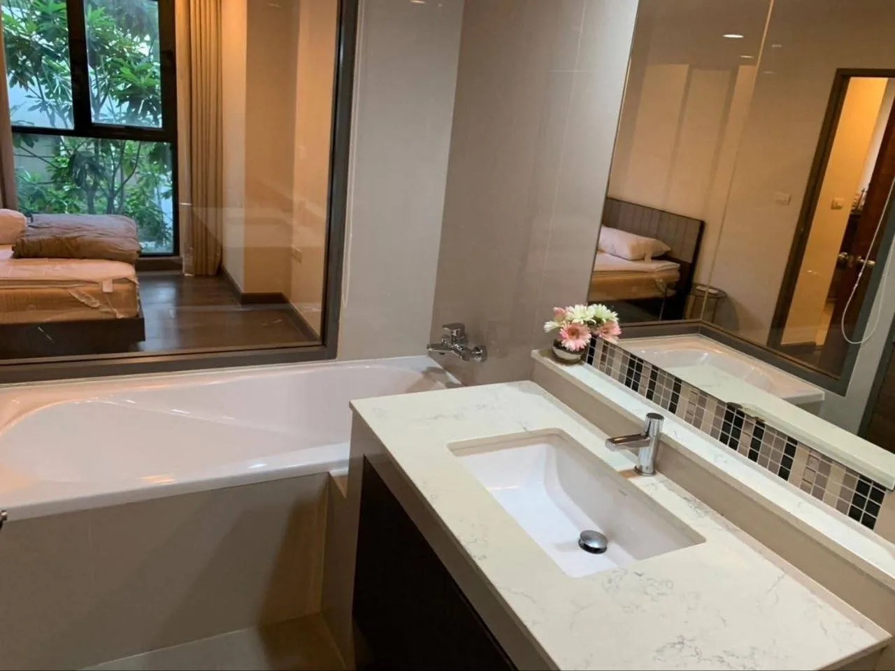 1 bedroom condo for rent in Asok Bangkok - balcony perspective