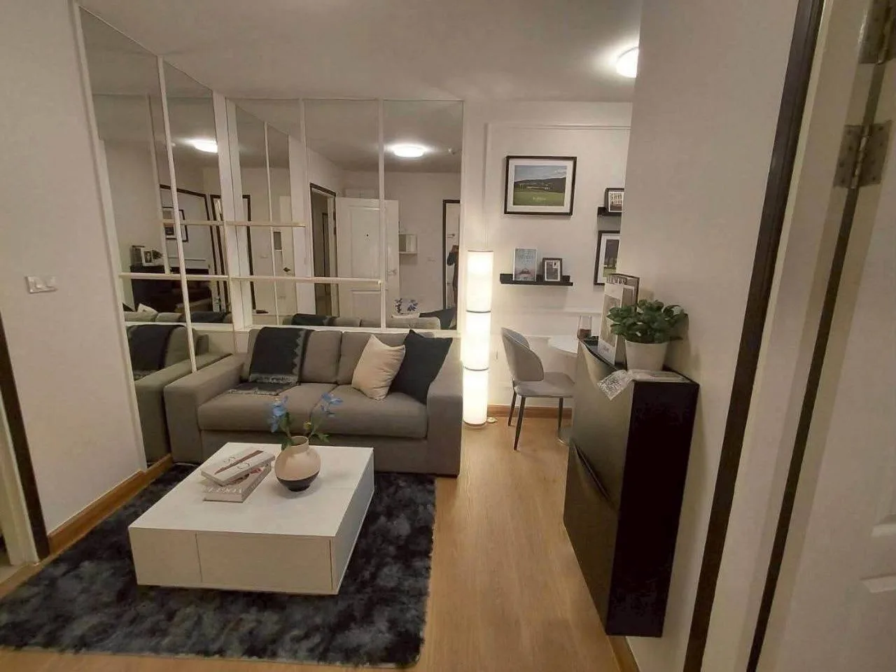 1 bedroom condo for rent in Bang Na Bangkok - living room view