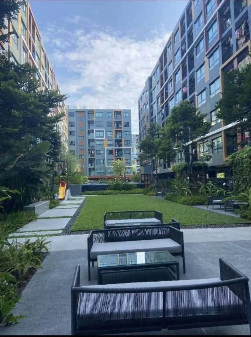 1 bedroom condo for rent in Bang Na Bangkok - balcony perspective