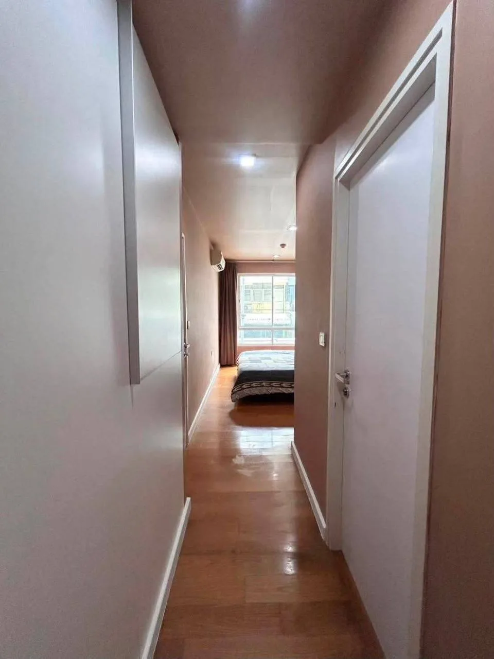 1 bedroom condo for rent in Sathorn Bangkok - living room view