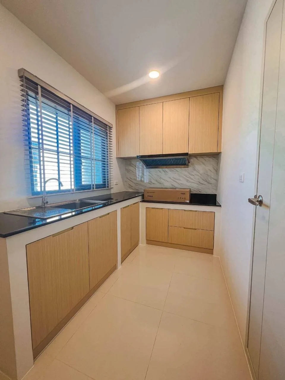 4 bedroom house for rent in Bang Na Bangkok - swimming pool and building amenities