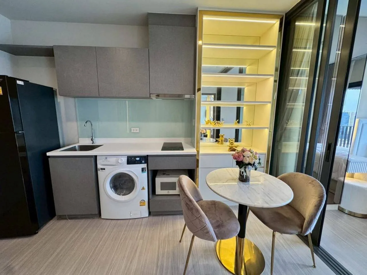 2 bedroom condo for rent in Rama 9 Bangkok - balcony perspective