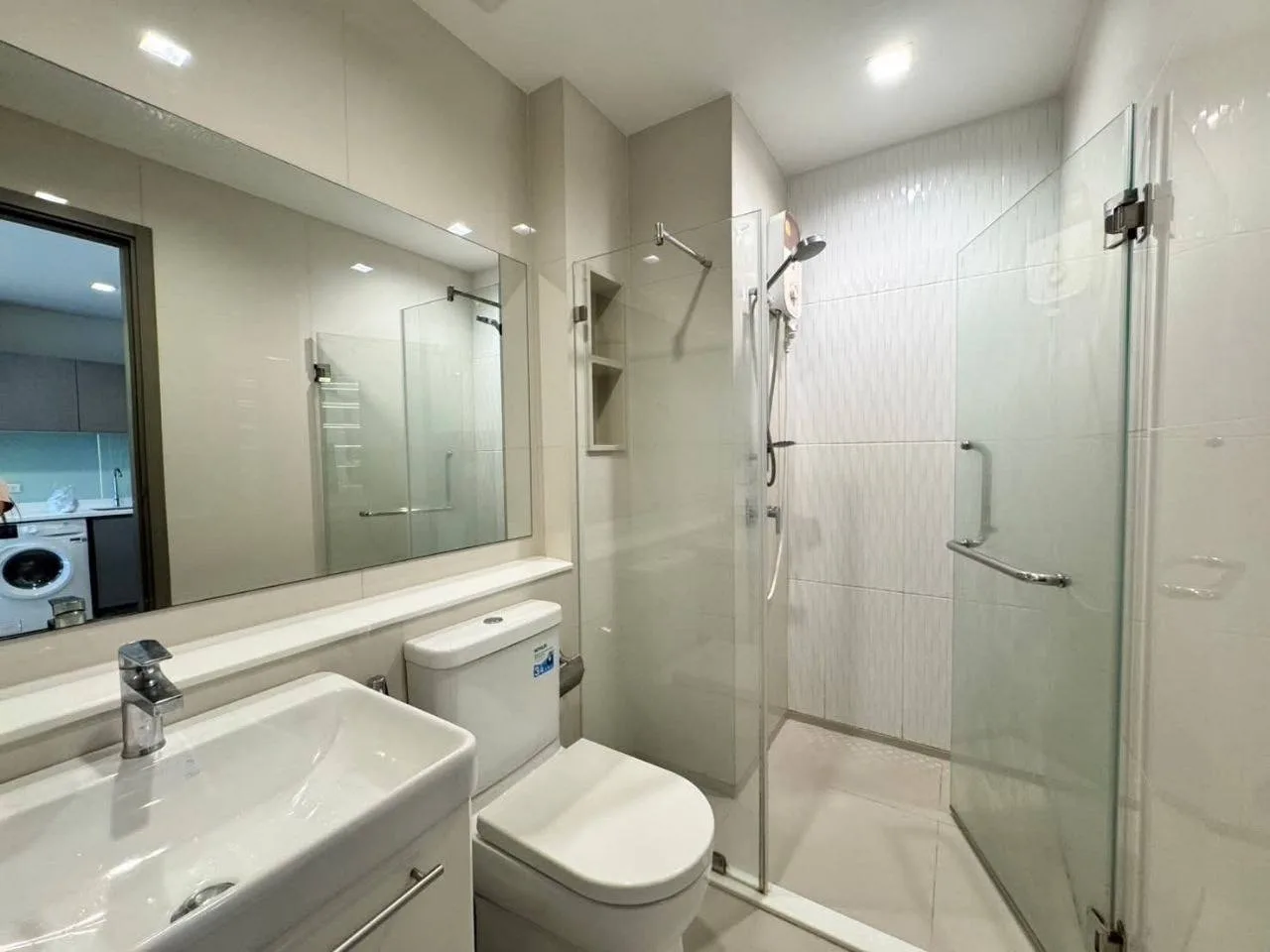 2 bedroom condo for rent in Rama 9 Bangkok - living room view