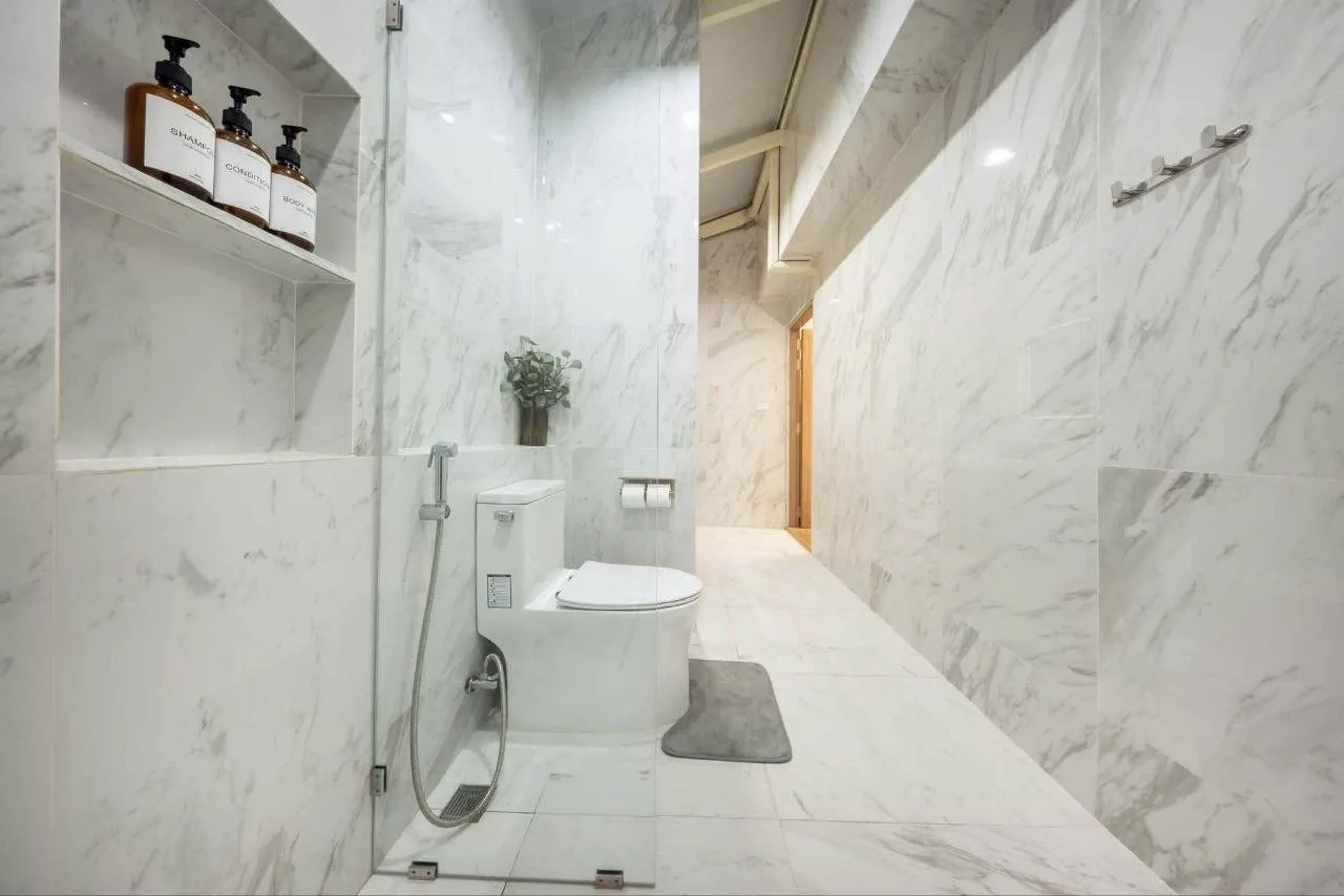 2 bedroom apartment for rent in Sao Ching Cha Bangkok - master bedroom interior