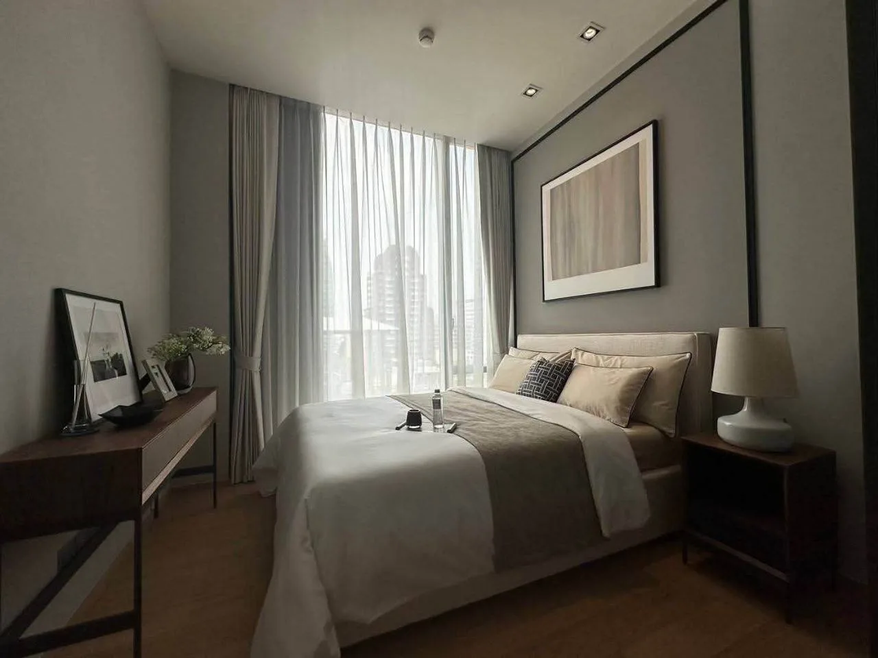2 bedroom condo for rent in Chit Lom / Ploenchit Bangkok - master bedroom interior