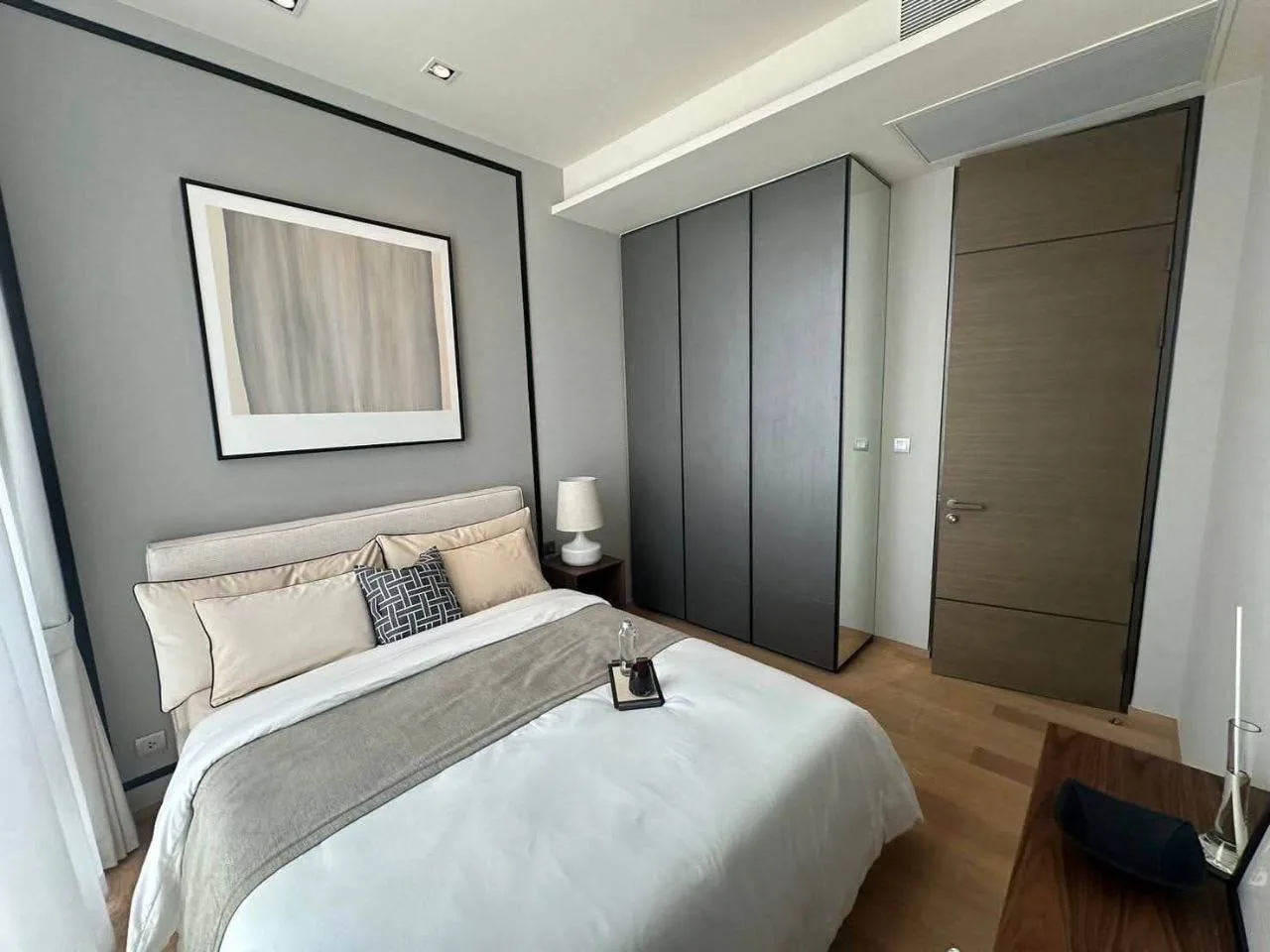 2 bedroom condo for rent in Chit Lom / Ploenchit Bangkok - swimming pool and building amenities