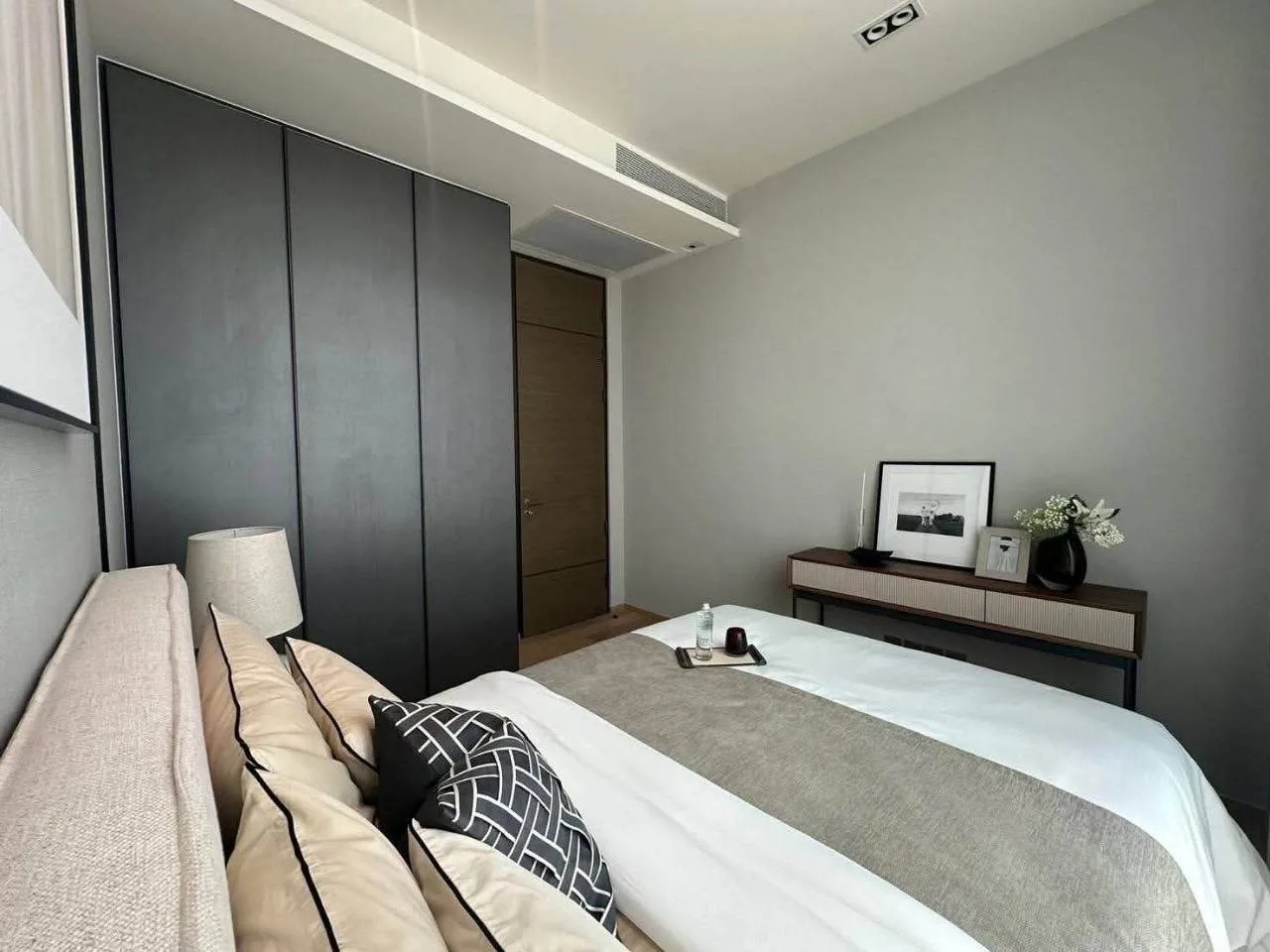 2 bedroom condo for rent in Chit Lom / Ploenchit Bangkok - balcony perspective