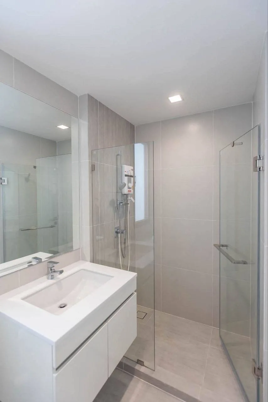 4 bedroom house for rent in Ekkamai Bangkok - living room view