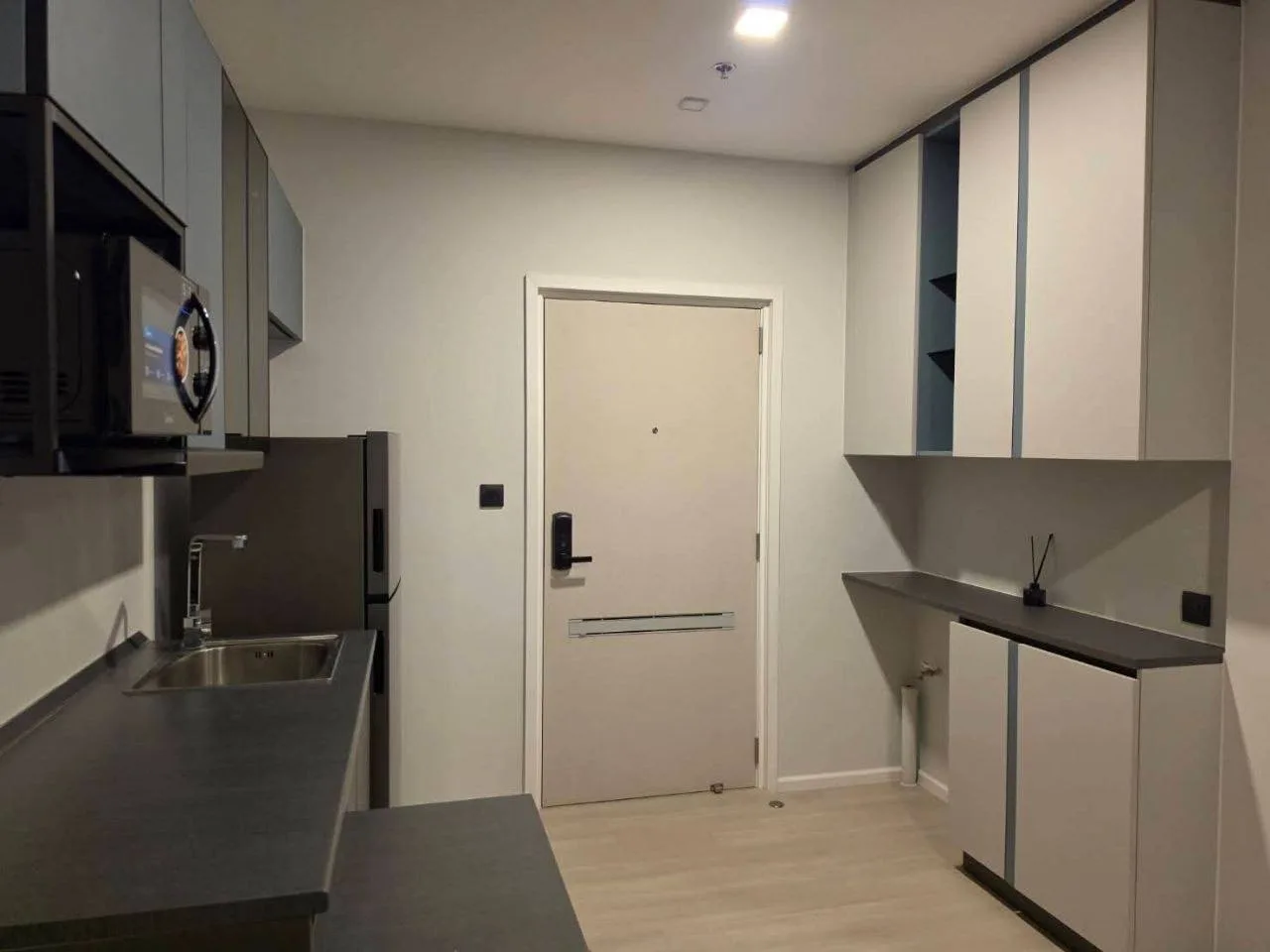 1 bedroom condo for rent in Phasi Charoen Bangkok - balcony perspective