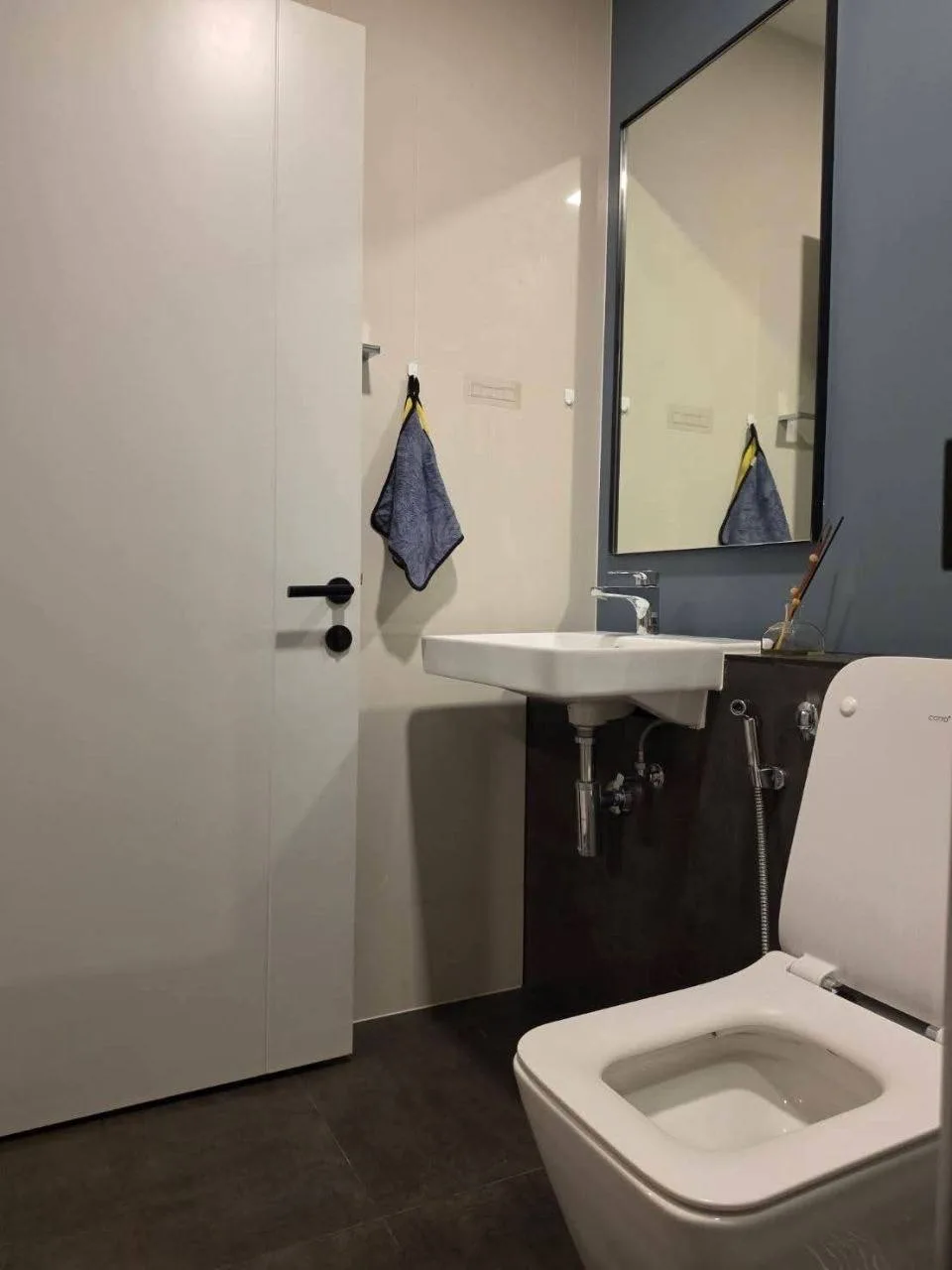 1 bedroom condo for rent in Phasi Charoen Bangkok - living room view