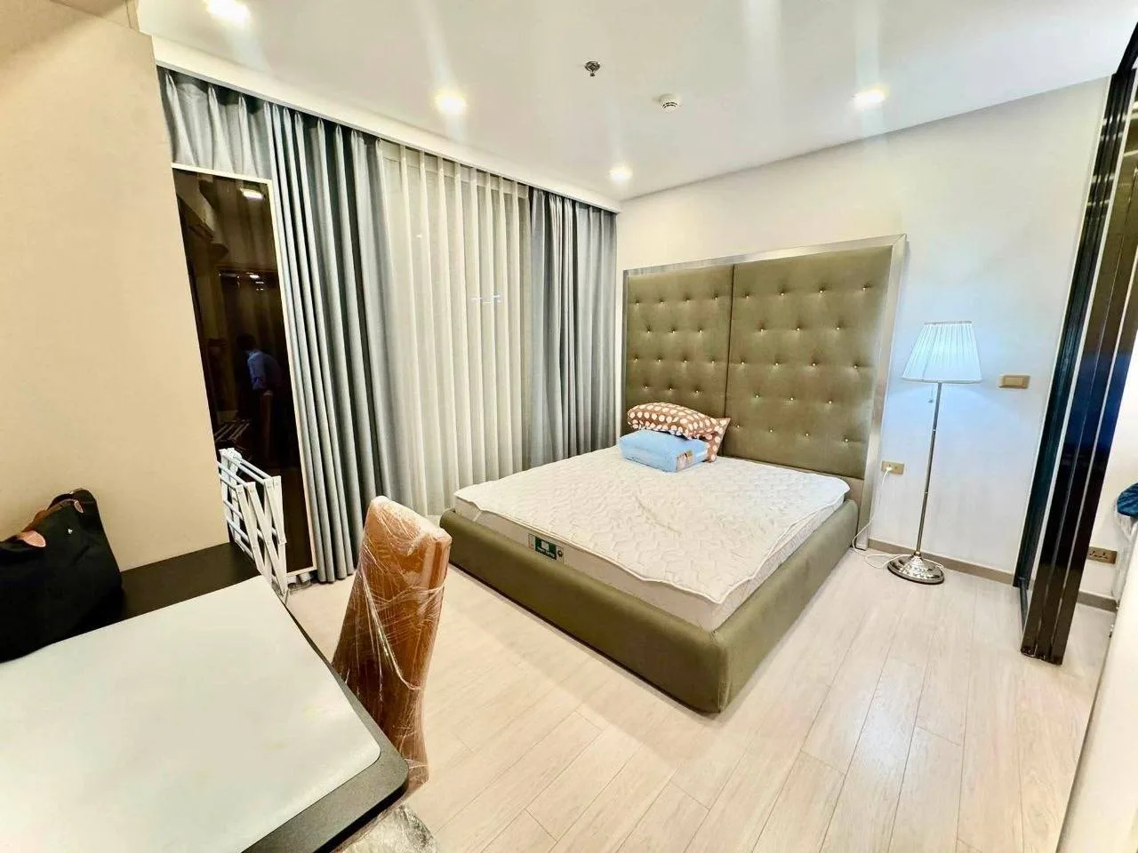1 bedroom condo for sale in Rama 9 Bangkok - master bedroom interior