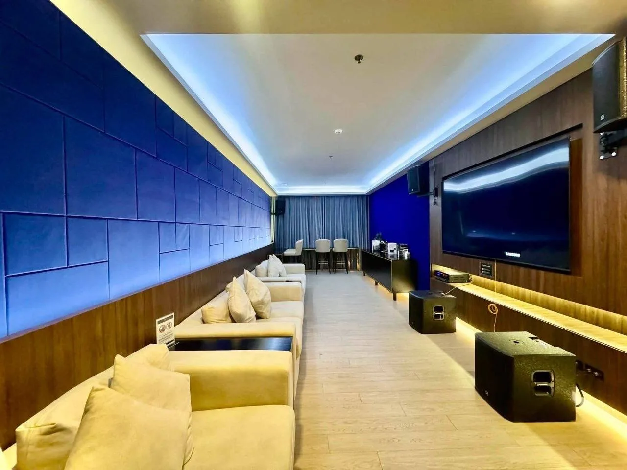 1 bedroom condo for sale in Rama 9 Bangkok - bathroom and modern finishes