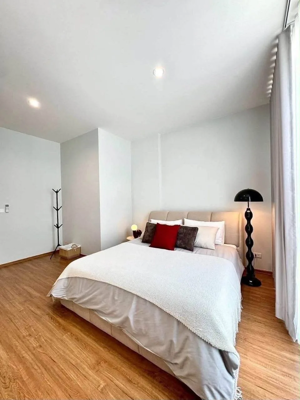 3 bedroom house for rent in Bang Na Bangkok - bathroom and modern finishes