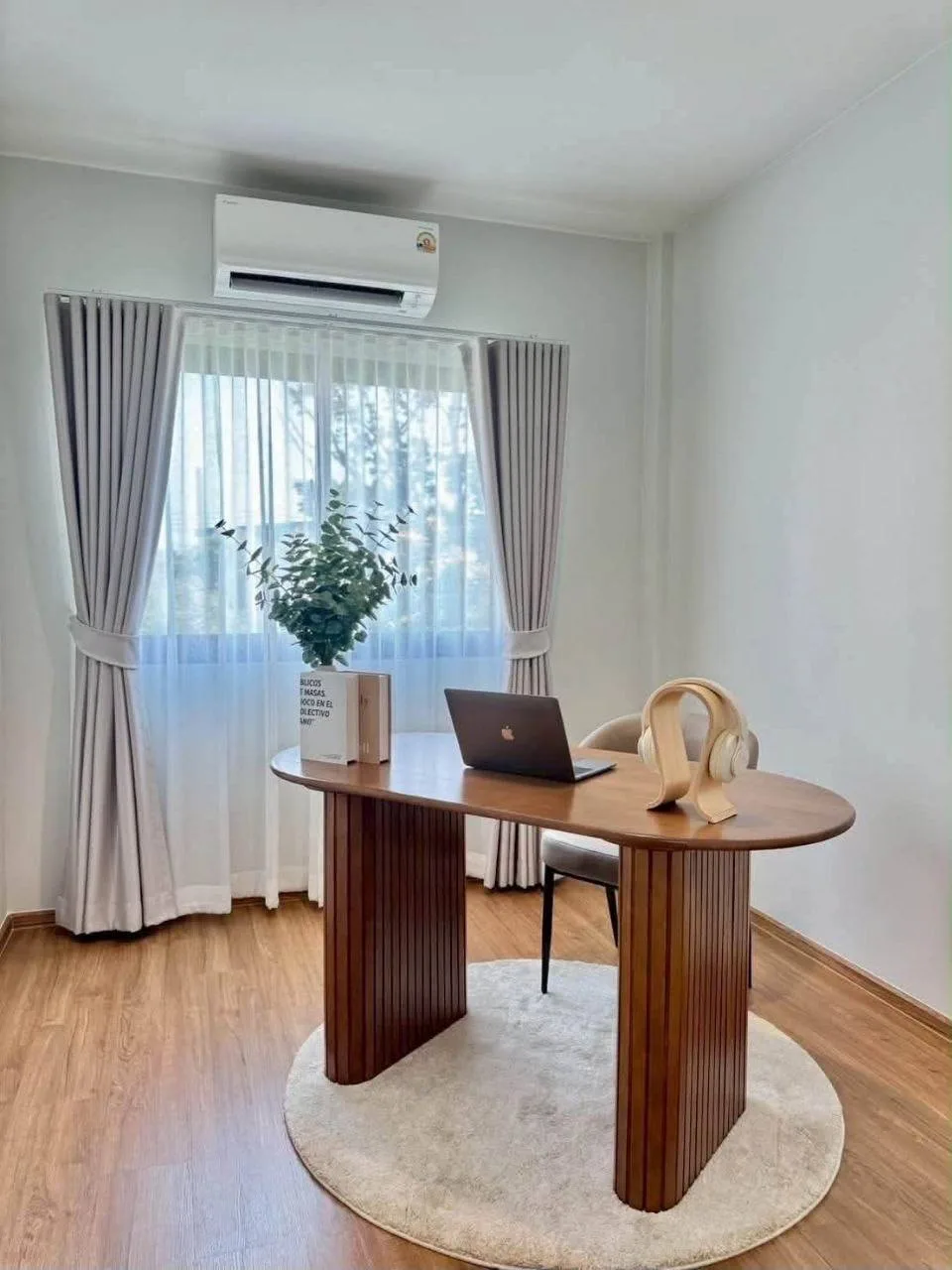 3 bedroom house for rent in Bang Na Bangkok - balcony perspective