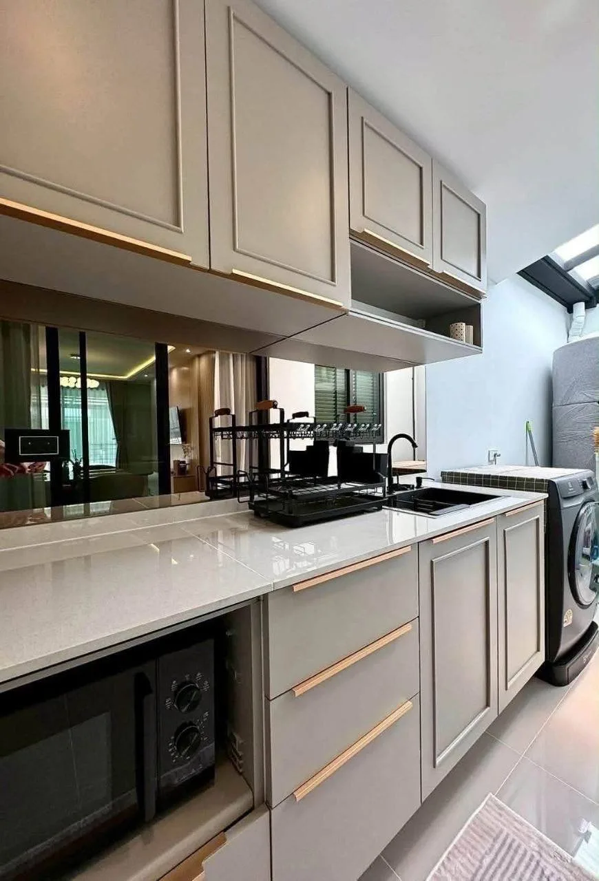 3 bedroom house for rent in Bang Na Bangkok - master bedroom interior