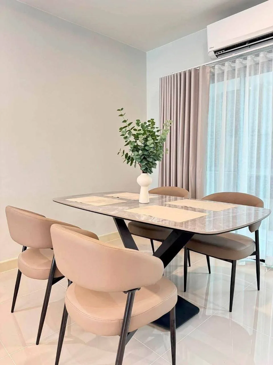 3 bedroom house for rent in Bang Na Bangkok - bathroom and modern finishes