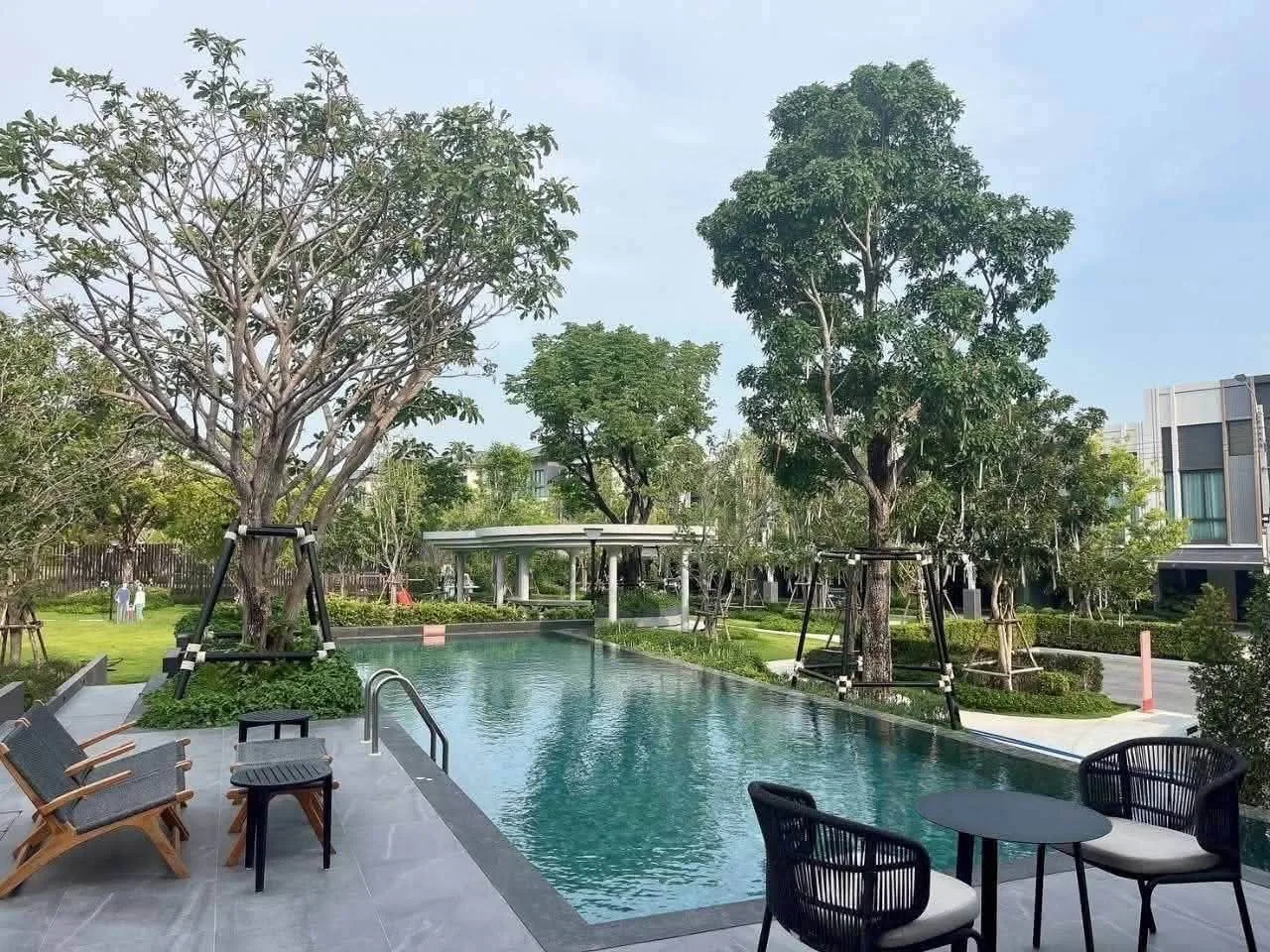 3 bedroom house for rent in Bang Na Bangkok - balcony perspective