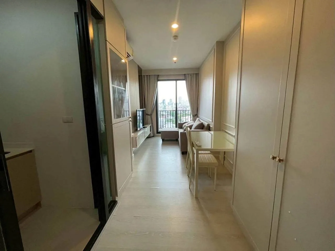 1 bedroom condo for rent in Thong Lo Bangkok - living room view