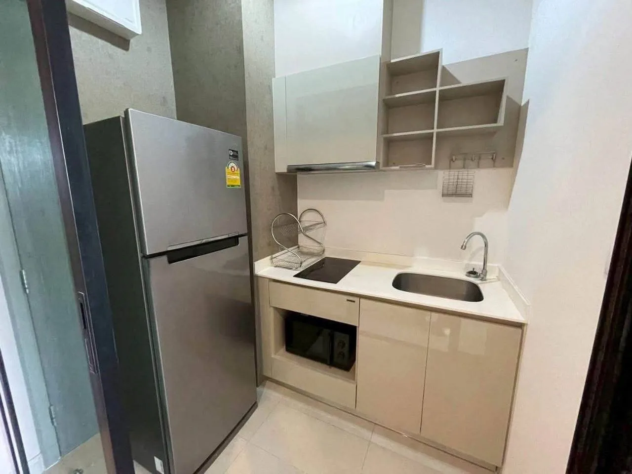 1 bedroom condo for rent in Thong Lo Bangkok - master bedroom interior