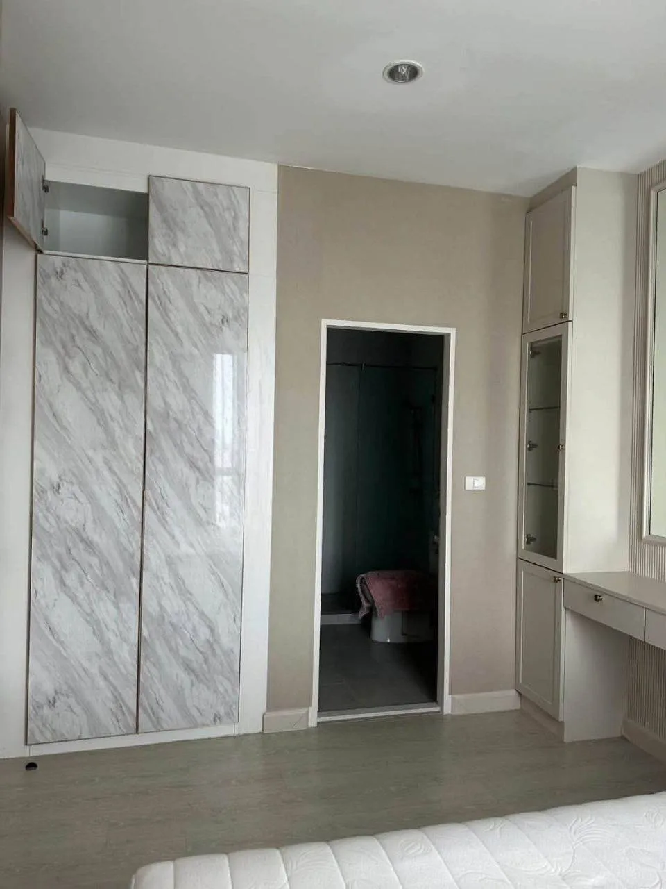 1 bedroom condo for rent in Thong Lo Bangkok - swimming pool and building amenities