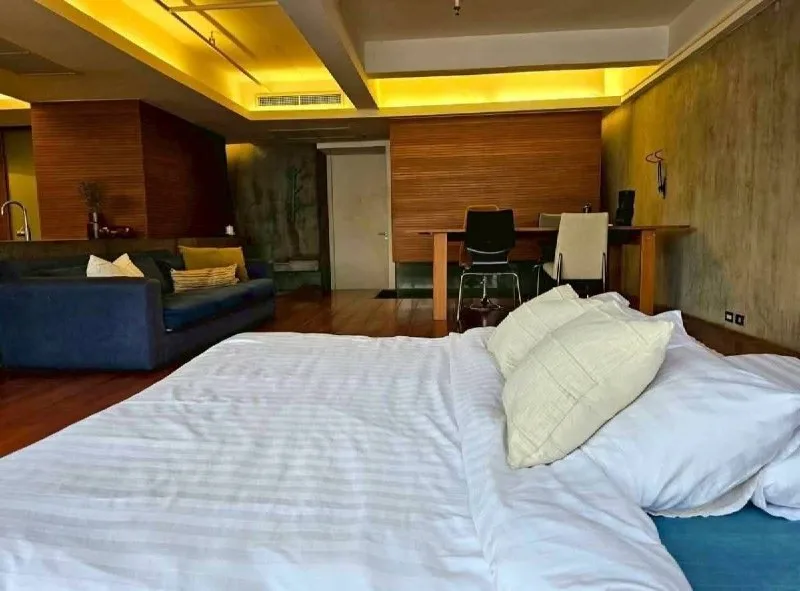 1 bedroom condo for rent in Rama 9 Bangkok - swimming pool and building amenities
