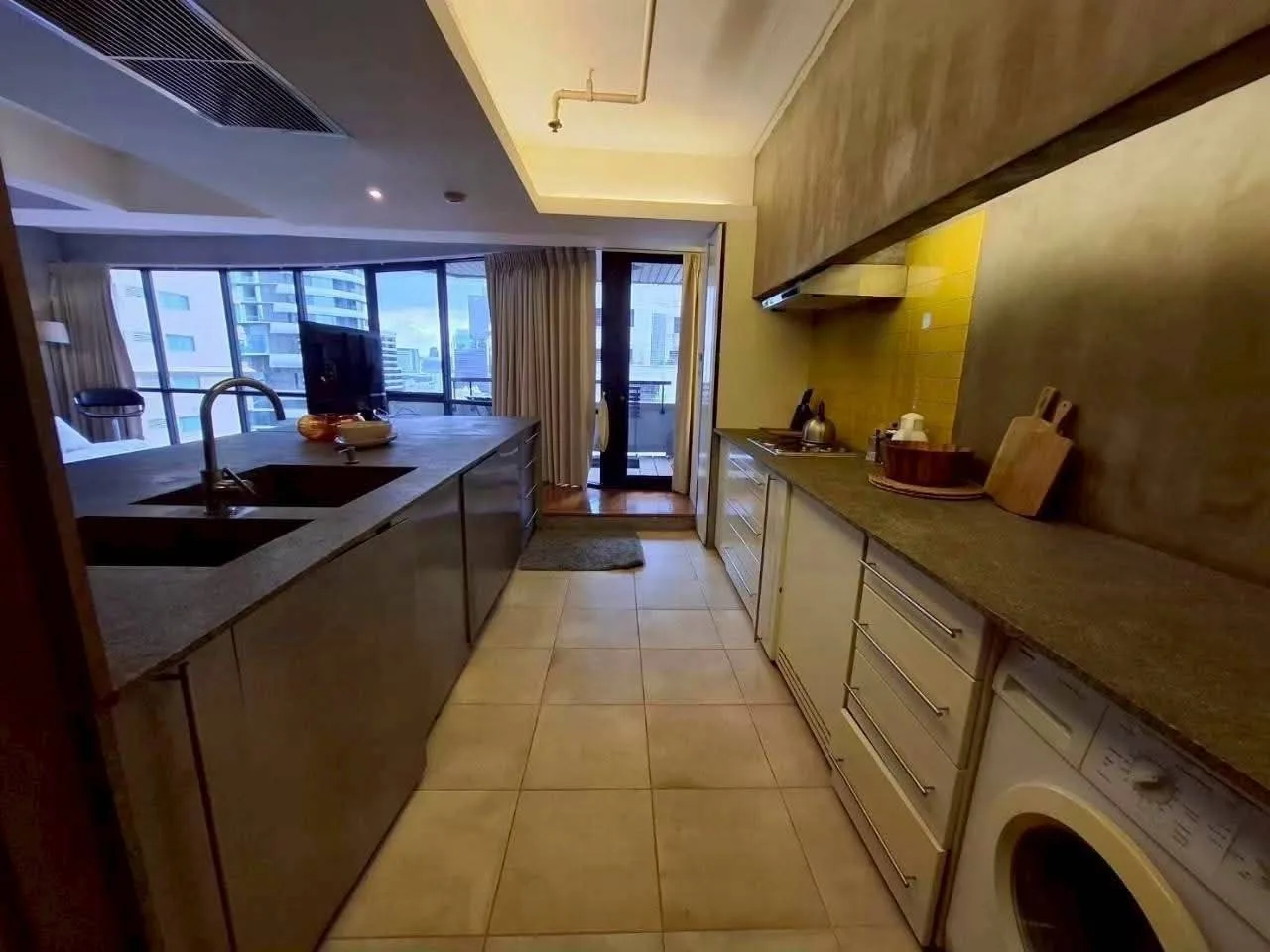 1 bedroom condo for rent in Rama 9 Bangkok - master bedroom interior