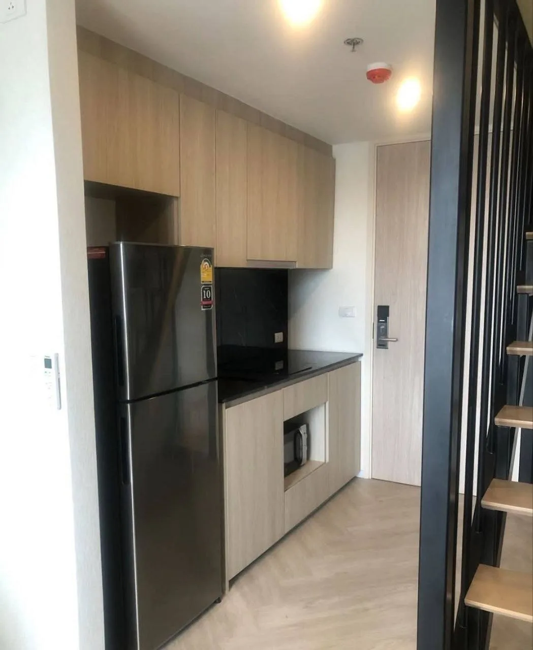 1 bedroom condo for rent in On Nut Bangkok - swimming pool and building amenities