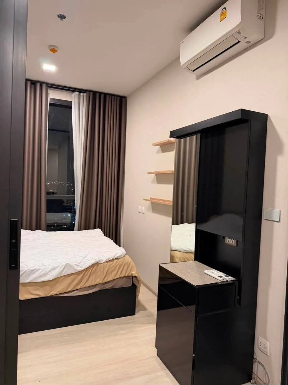 1 bedroom condo for rent in Chatuchak Bangkok - kitchen and dining area
